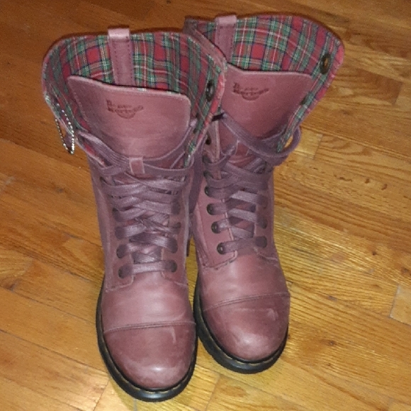 Dr. Martens - Picture 1 of 13